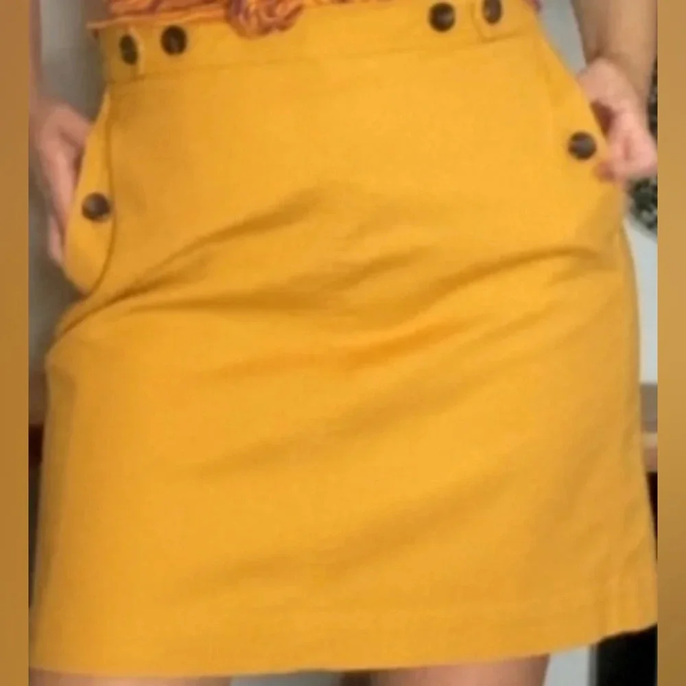 NWOT Ann Taylor Yellow Skirt Button Detail and Pockets - Picture 4 of 5